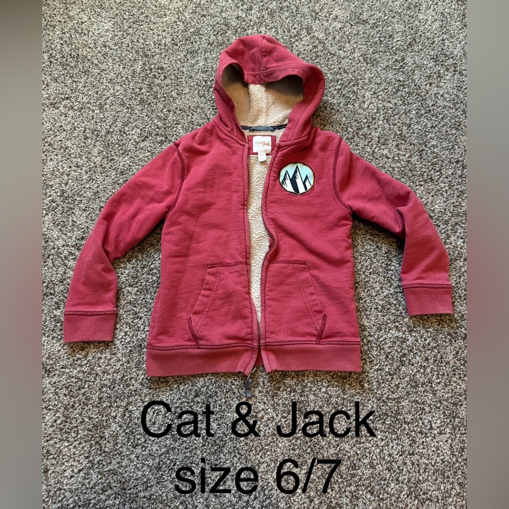 Cat & Jack zip up hoodie size 6/7